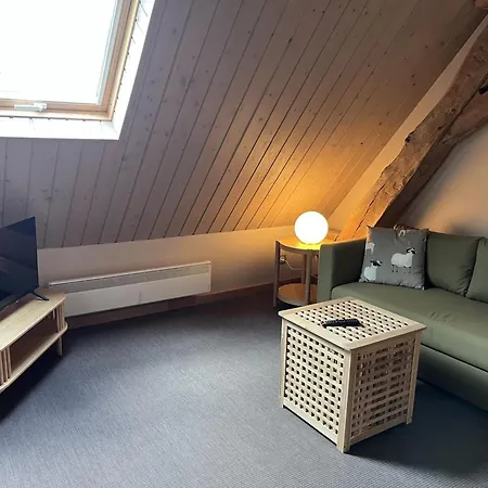 Dom wakacyjny La Huzarde A Montbeugny Pour 4 Pers. Avec Animaux Admis Et Parking - Fr-1-489-599