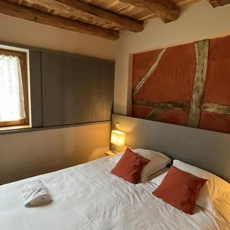 La Huzarde A Pour 4 Pers. Avec Animaux Admis Et Parking - Fr-1-489-599 *